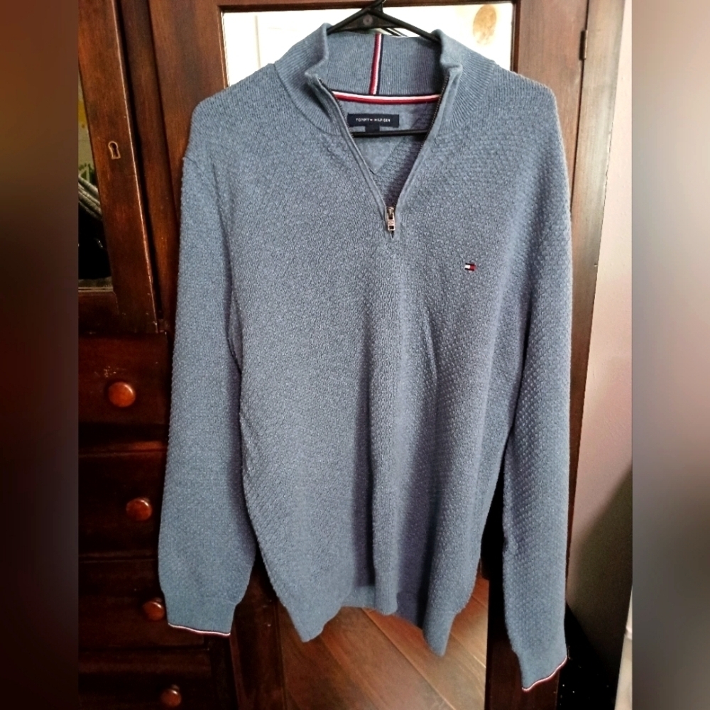 Tommy Hilfiger Men's Blue Sweater_Large